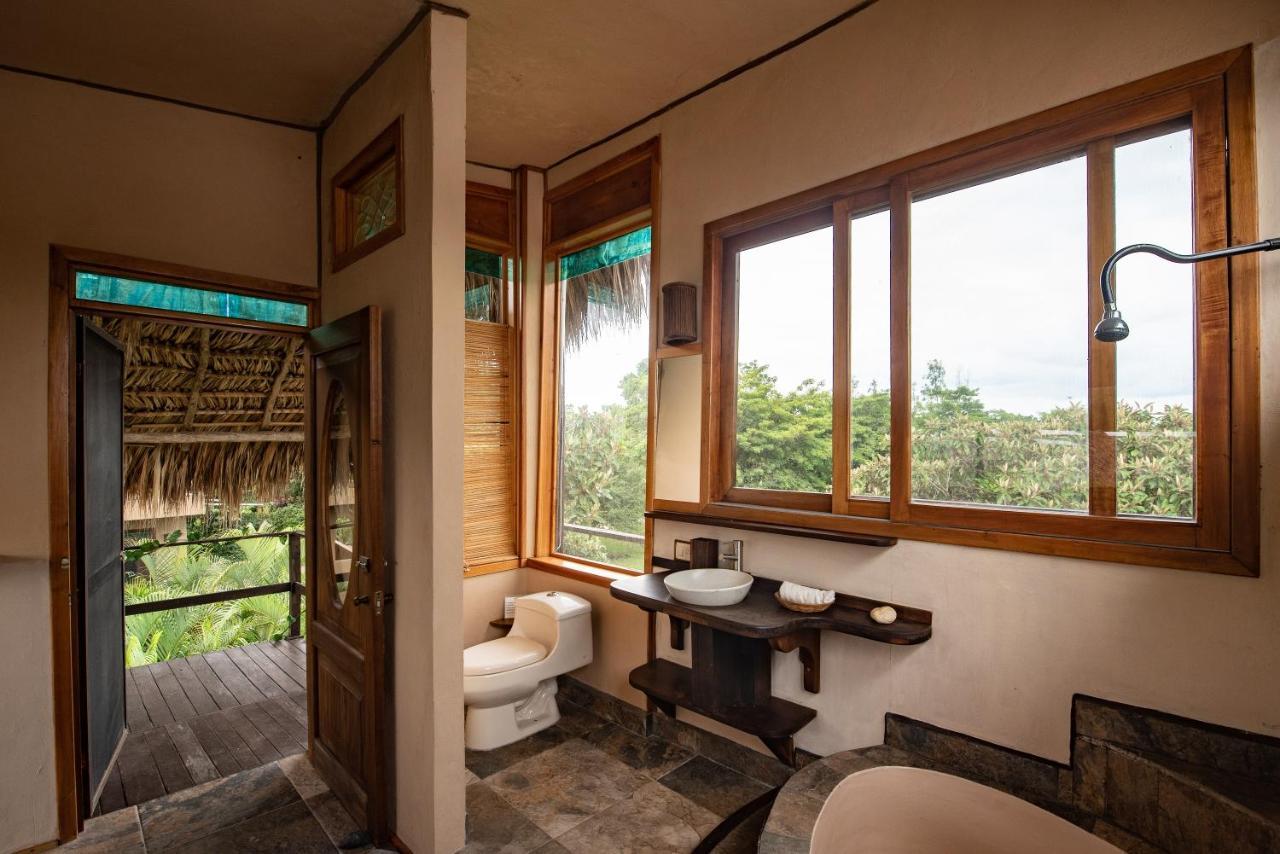 Villas Adriana, Palenque Luaran gambar
