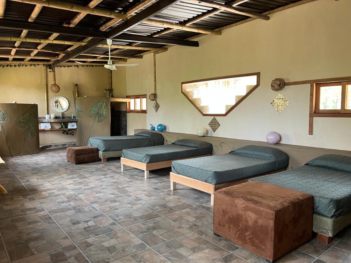 Villas Adriana, Palenque Luaran gambar