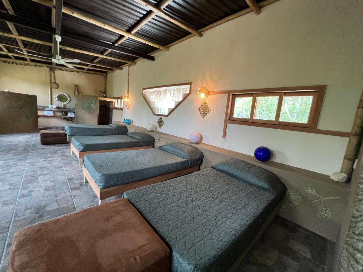 Villas Adriana, Palenque Luaran gambar