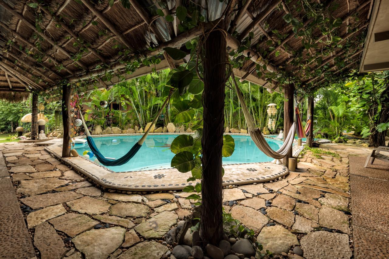 Villas Adriana, Palenque Luaran gambar