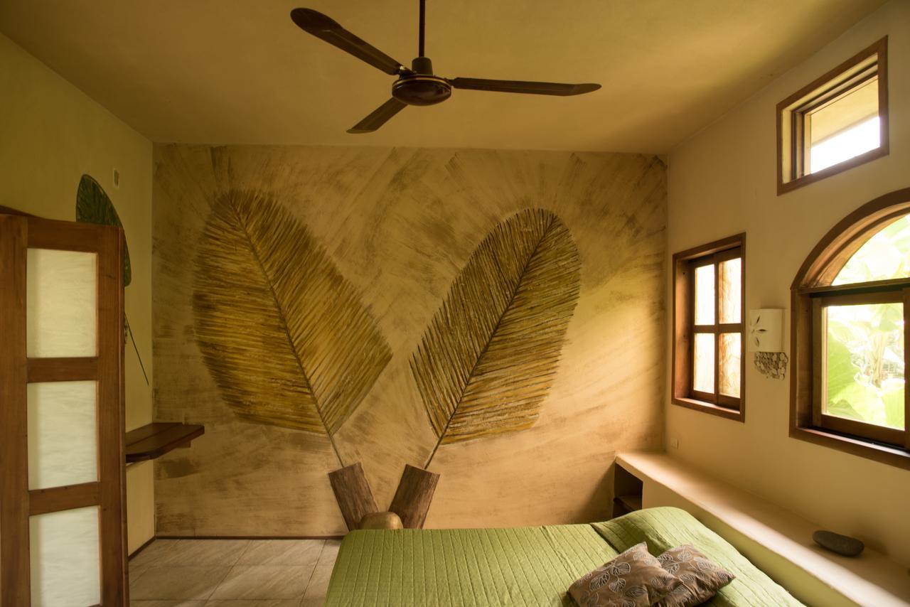 Villas Adriana, Palenque Luaran gambar
